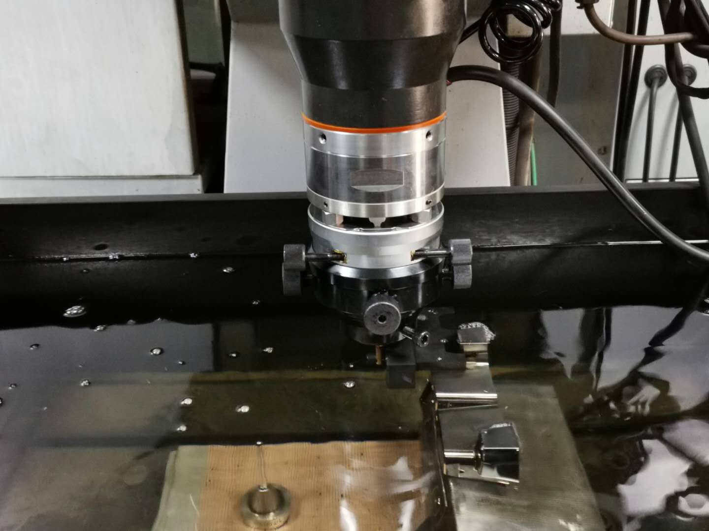 mecanizado por electroerosión