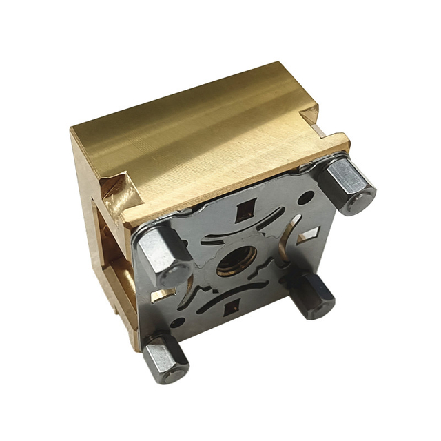 Soporte plano de latón POFI 51x51 con opción de montaje Ranuras de agarre ER-093780